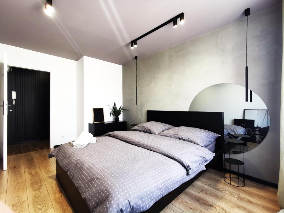 Gliniana Apartment ~ Self Check-In 24H ~ Lift Breslavia Esterno foto